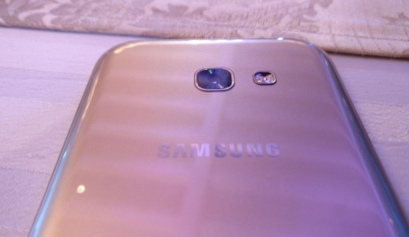 Смартфоны Samsung Galaxy M с дисплеями Infinity V представят в январе