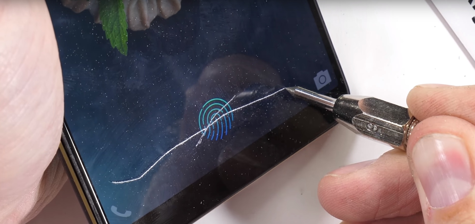 The blogger made a test for survivability to the display scanner of prints