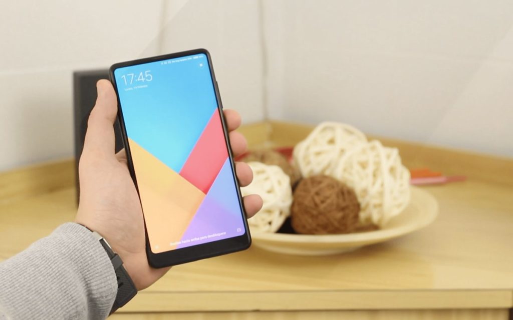 Chapter Xiaomi on the eve of the announcement revealed the characteristics and hinted at the cost of Mi Mix 2S