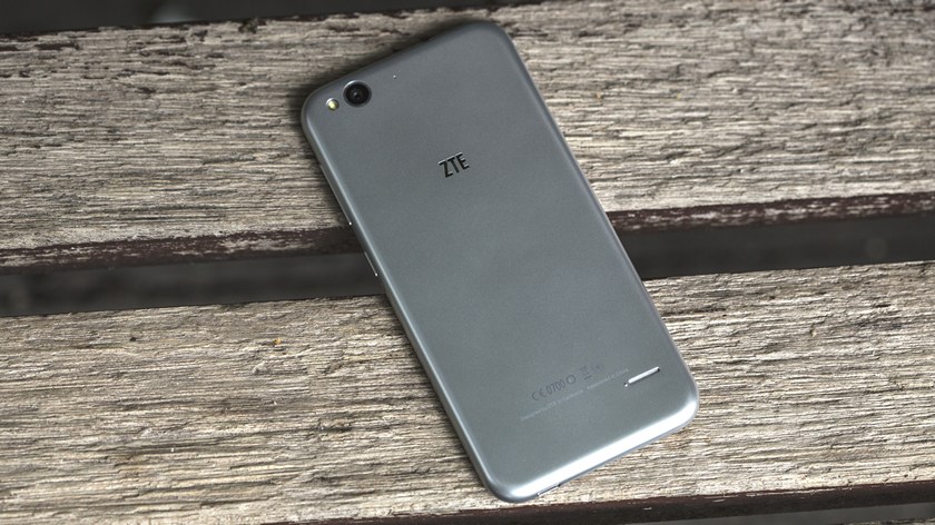 ZTE разрабатывает смартфон с защитой от прослушки