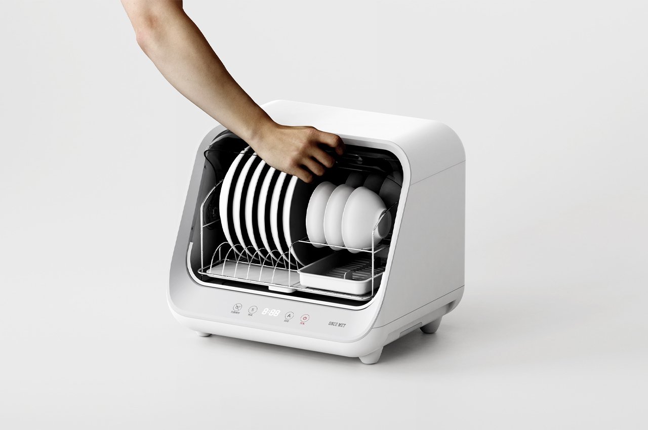This at-home sanitation device disinfects your dishes using ultraviolet rays-2