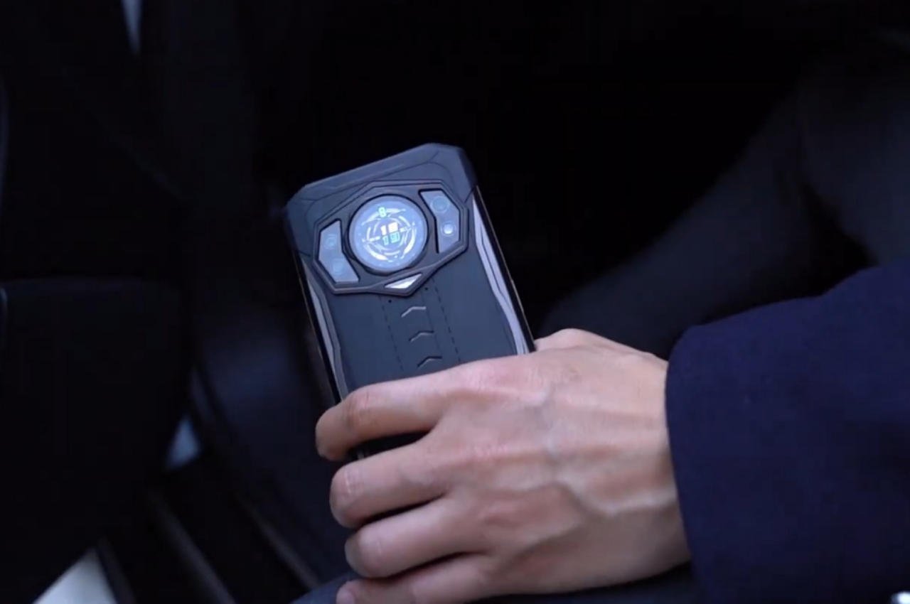Doogee S98 ressemble plus à un gadget d'agent secret qu'à un smartphone-2