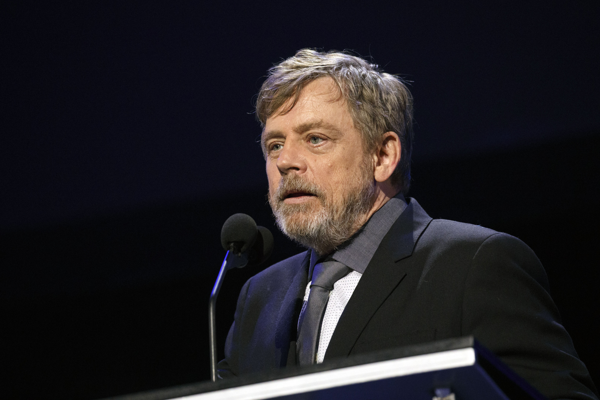 Luke Skywalker a aidé à collecter des fonds pour acheter 500 drones pour les forces armées ukrainiennes.