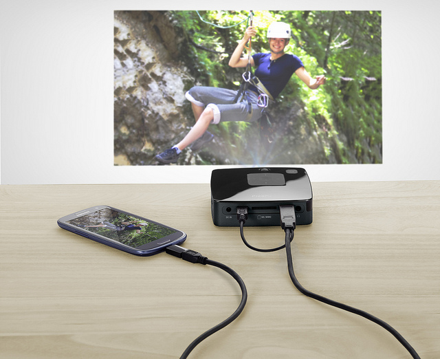 Четыре портативных проектора Sagemcom: Philips Screeneo, PicoPix PPX 3407, PPX 3410 и PicoPix PPX 2340