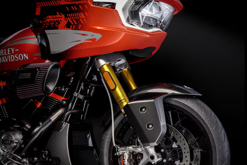 CVO Road Glide RR - avant