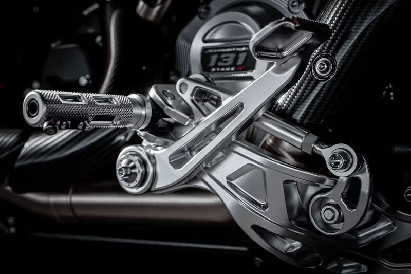 CVO Road Glide RR - avec vue sur la route
