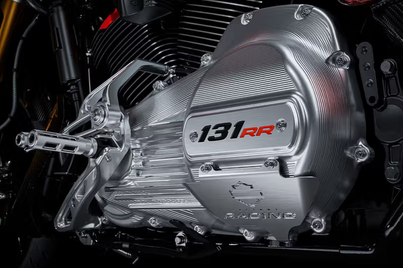 CVO Road Glide RR - en mouvement.