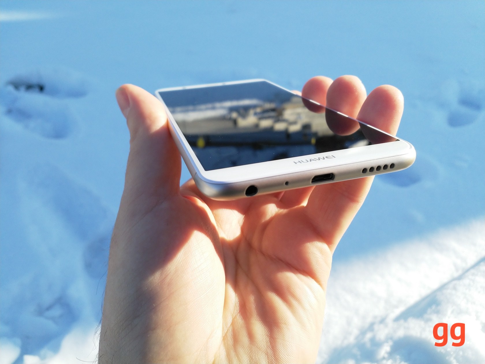 05_huawei_p_smart_FIG_LX1_gagadget.jpg