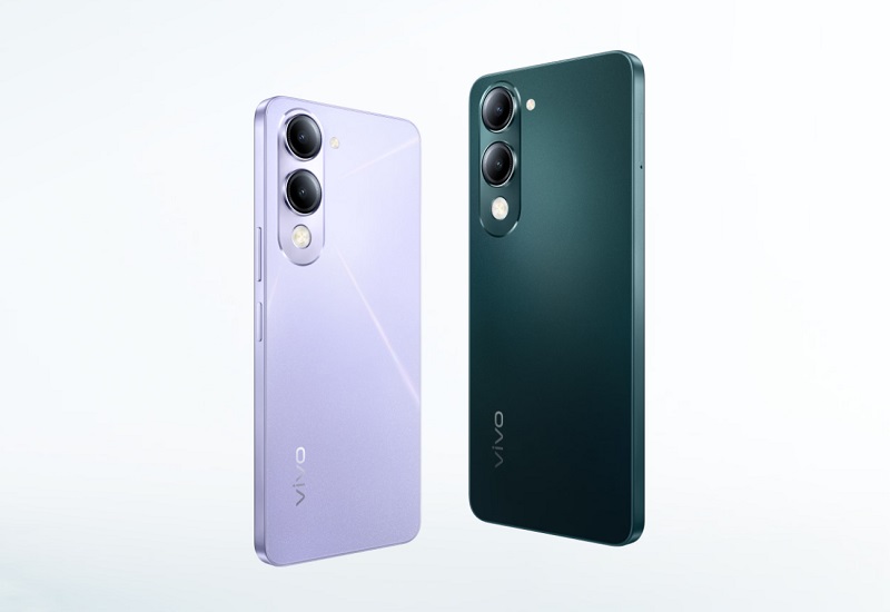 Vivo Y19s GT 5G smartphone against the backdrop of nature