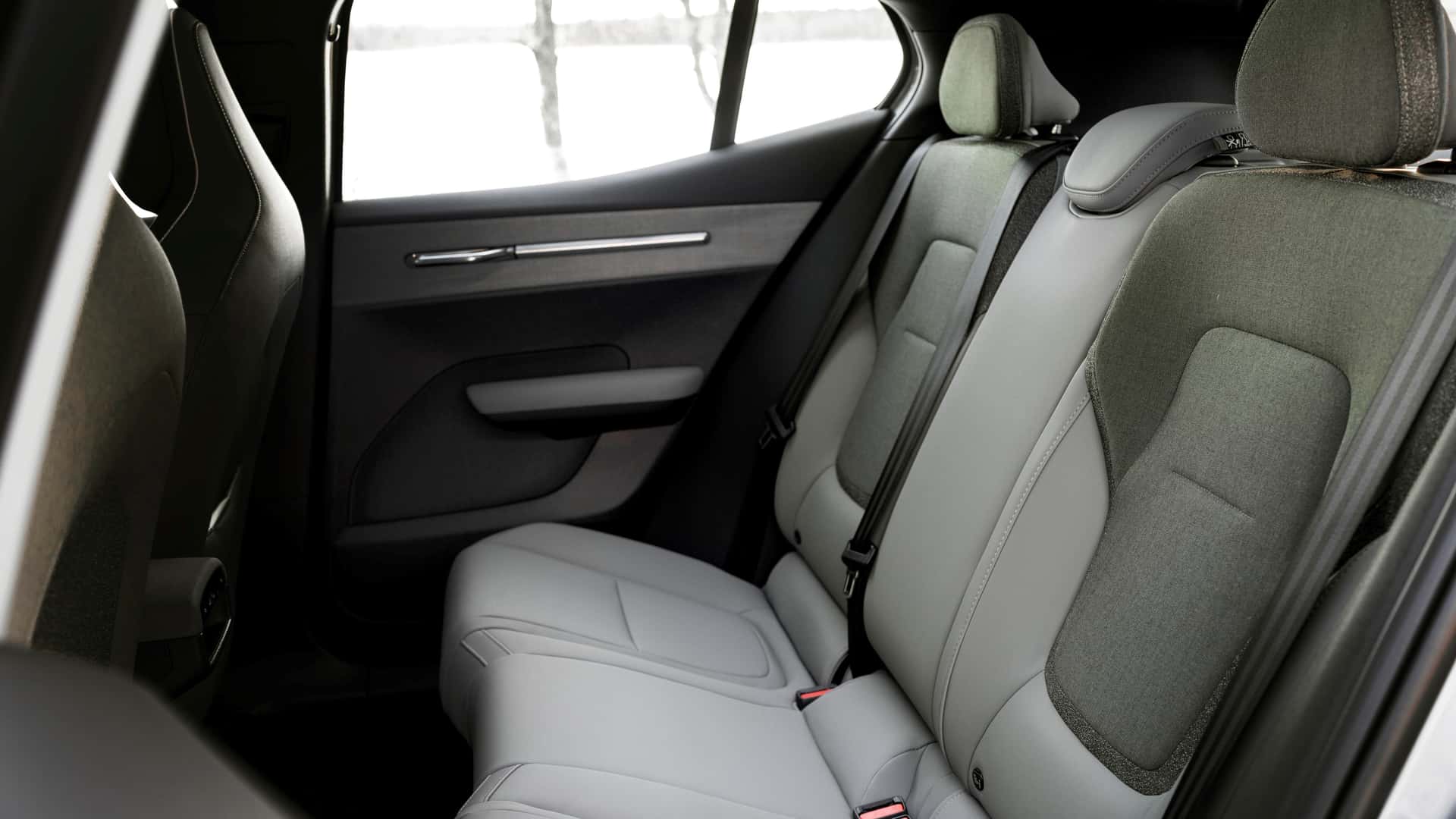 Дизайн зовнішнього вигляду Volvo EX30 Cross Country