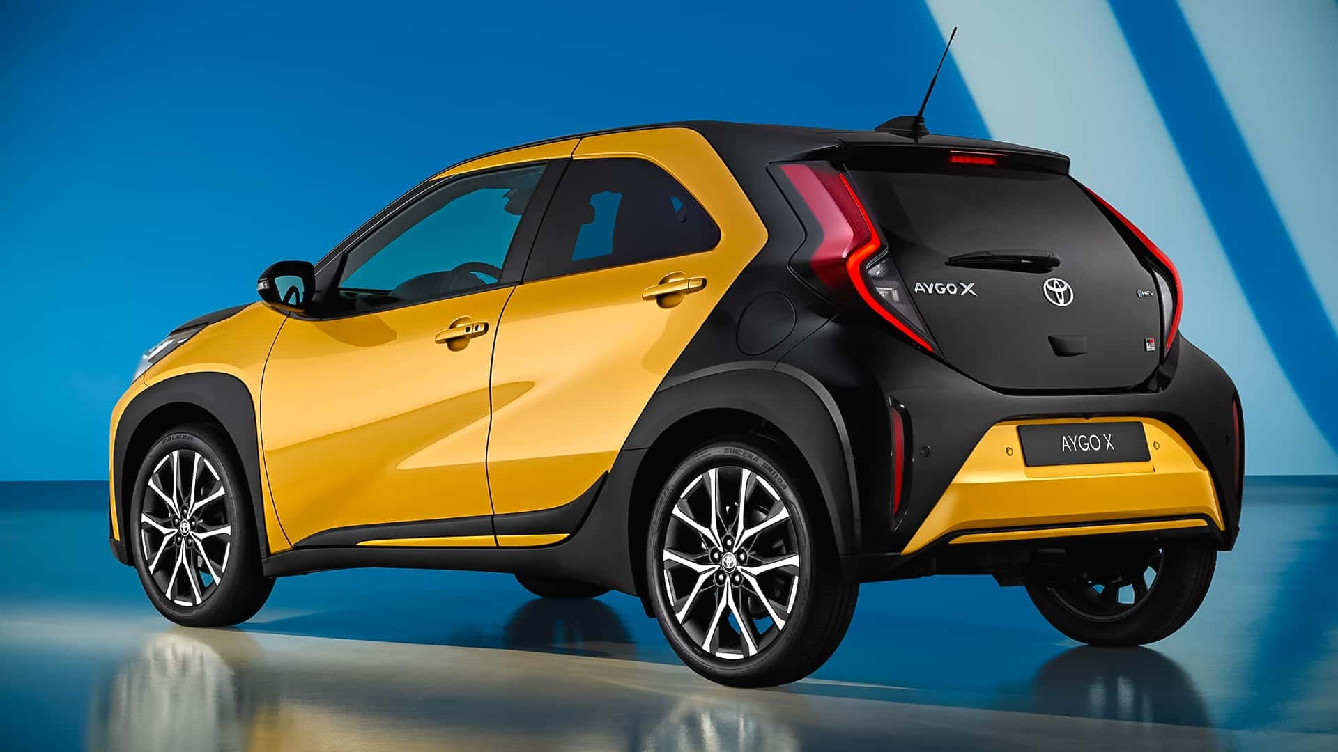 Toyota Aygo X - Спортивний дизайн інтер'єру