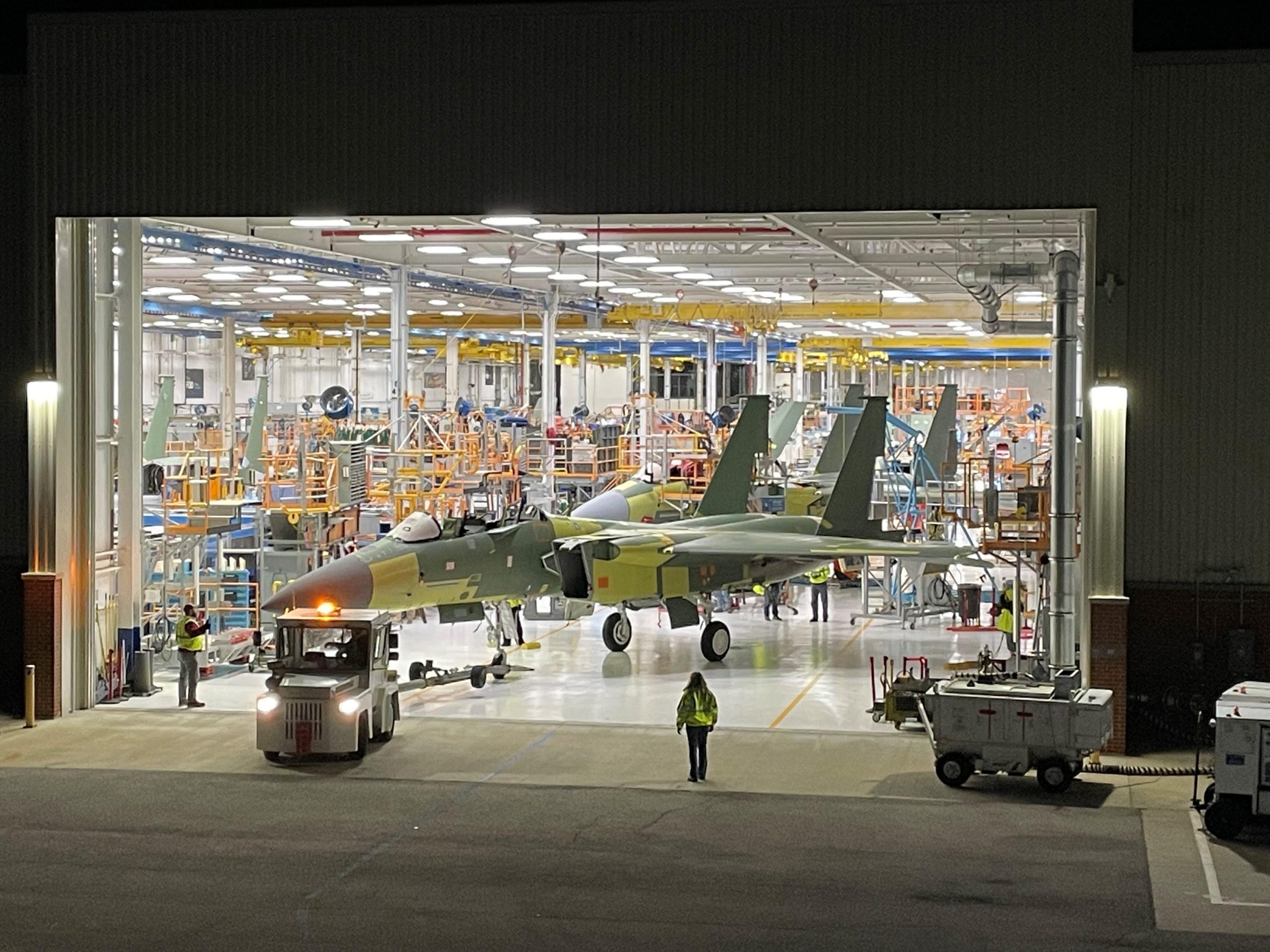 Истребители F-15EX на сборочной линии Boeing