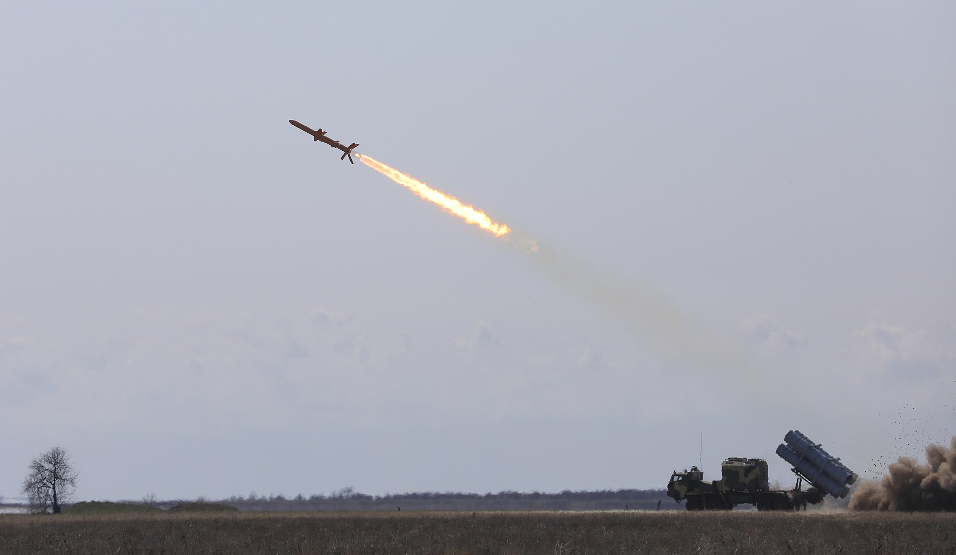 Ukrainian Neptun anti-ship missiles destroyed the $750m flagship missile cruiser Moscow during test launches-2