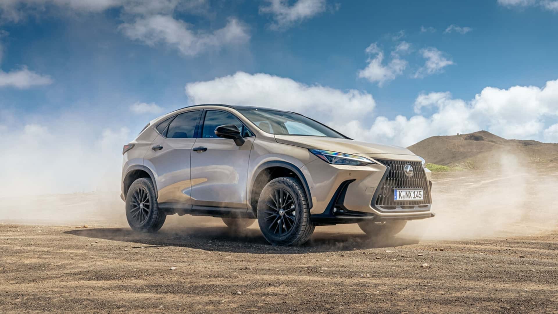 Vue latérale du Lexus NX Overtrail