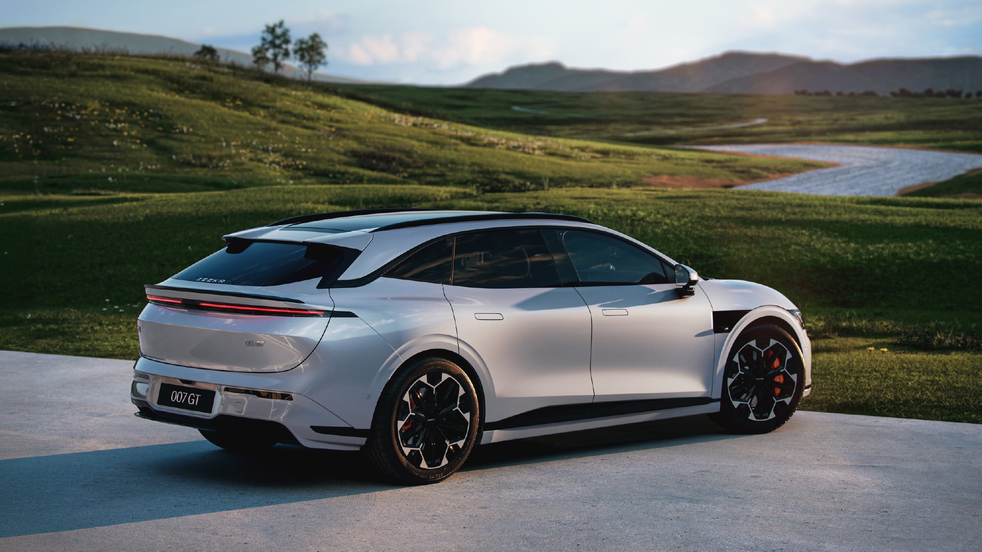 Zeekr 7 GT in silver colour