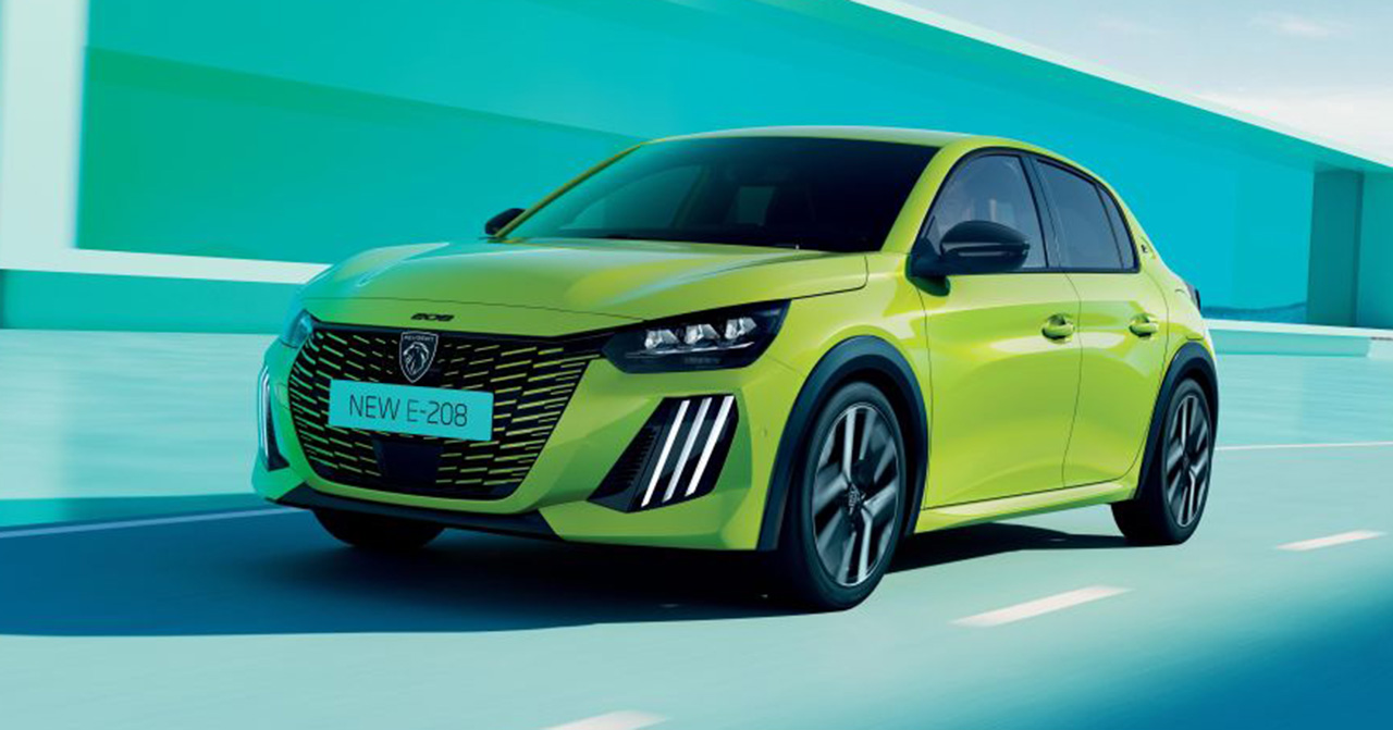 Peugeot E-208 sur fond de scène urbaine