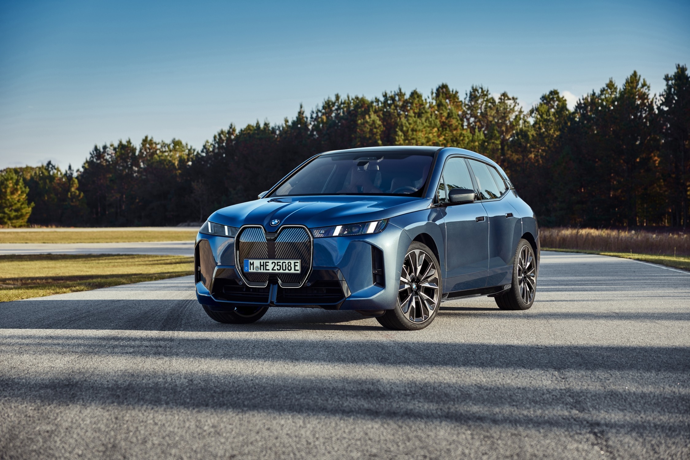 BMW iX with redesigned front view