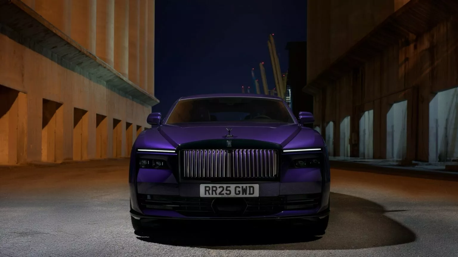 2025 Rolls-Royce Spectre Black Badge Side View 2025 Rolls-Royce Spectre Black