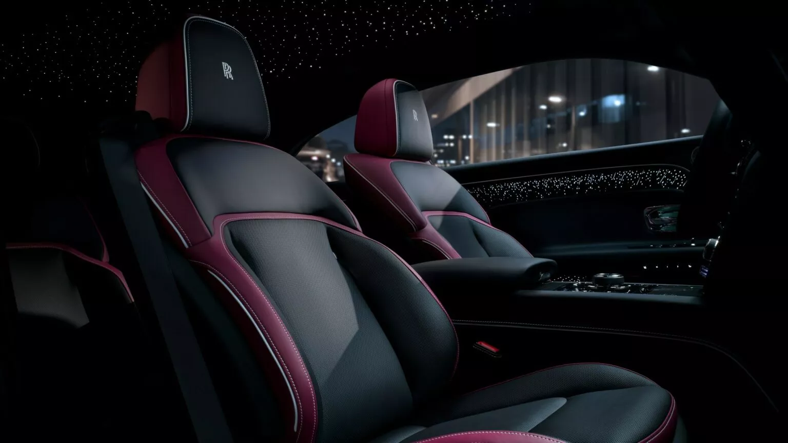2025 Rolls-Royce Spectre Black Badge крупним планом