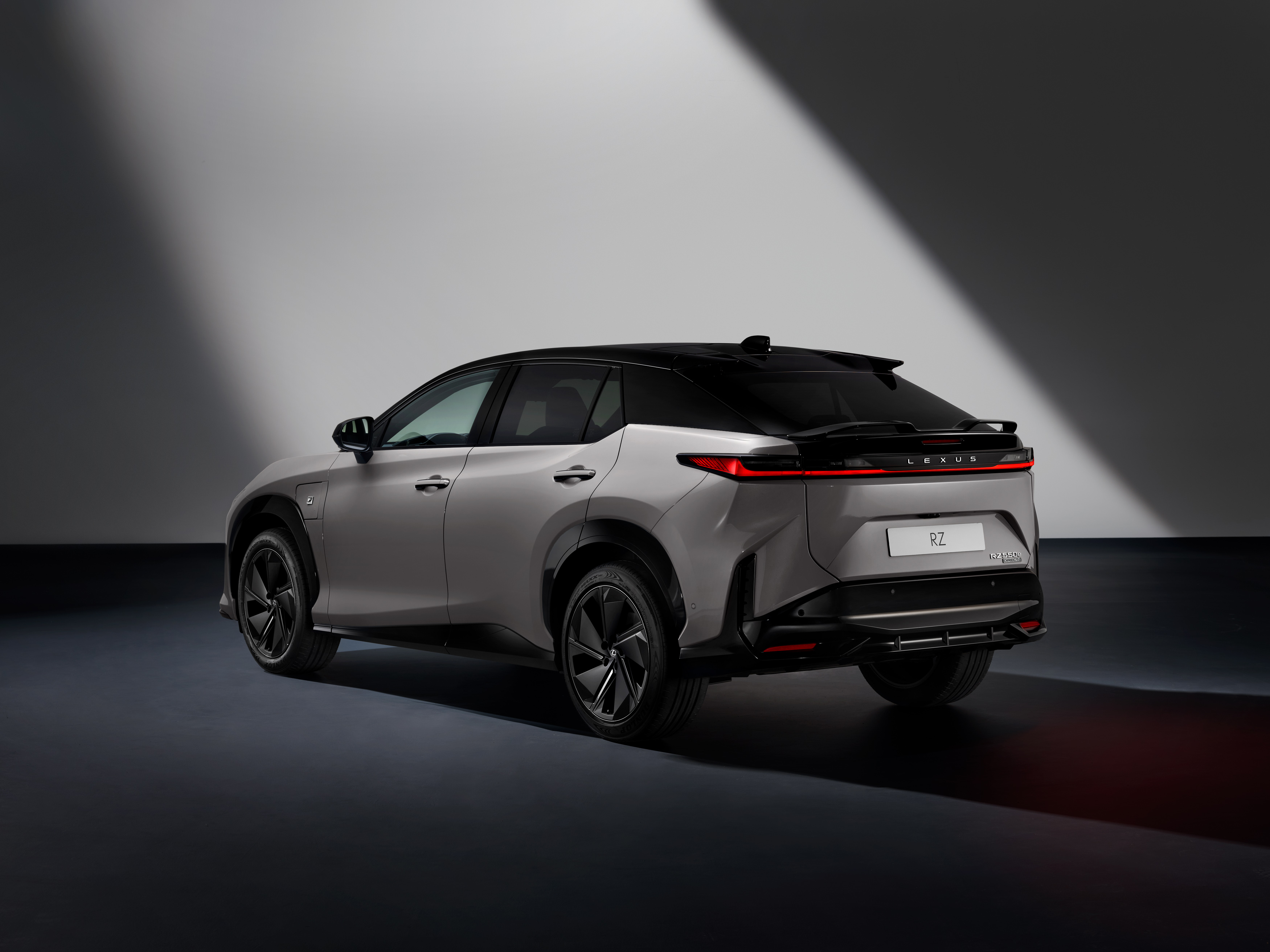 La Lexus RZ 2025 rafraîchie - image 2