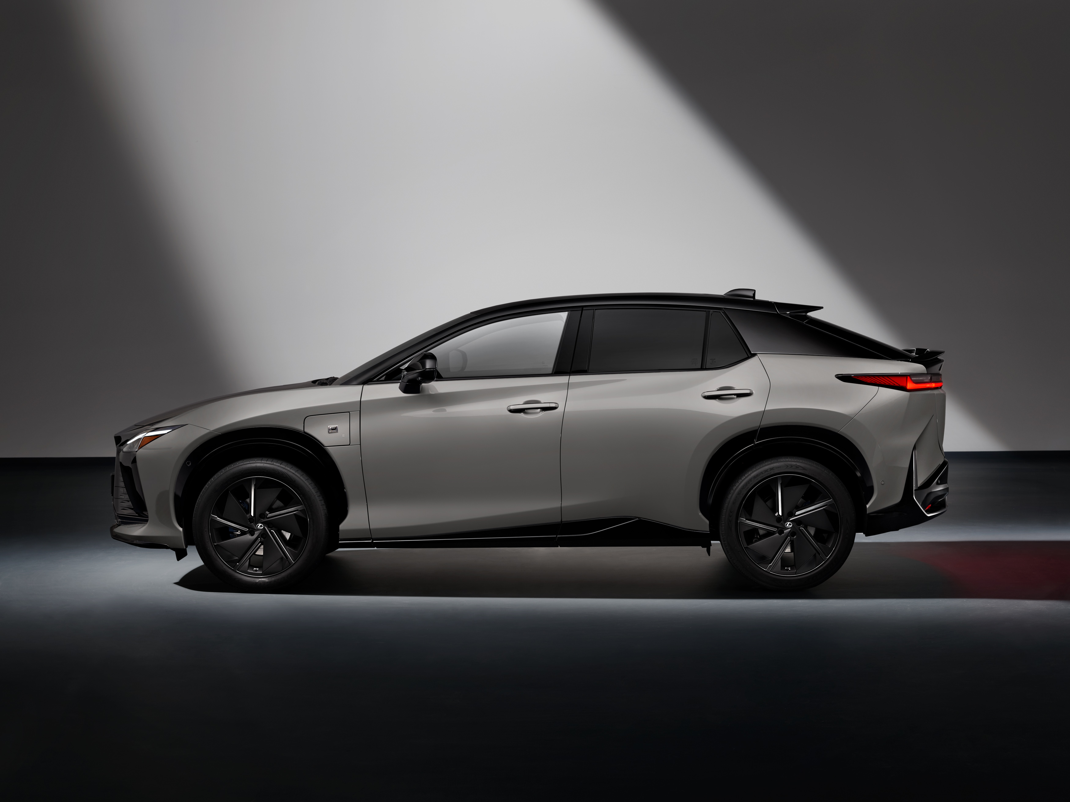 La Lexus RZ 2025 rafraîchie - image 3