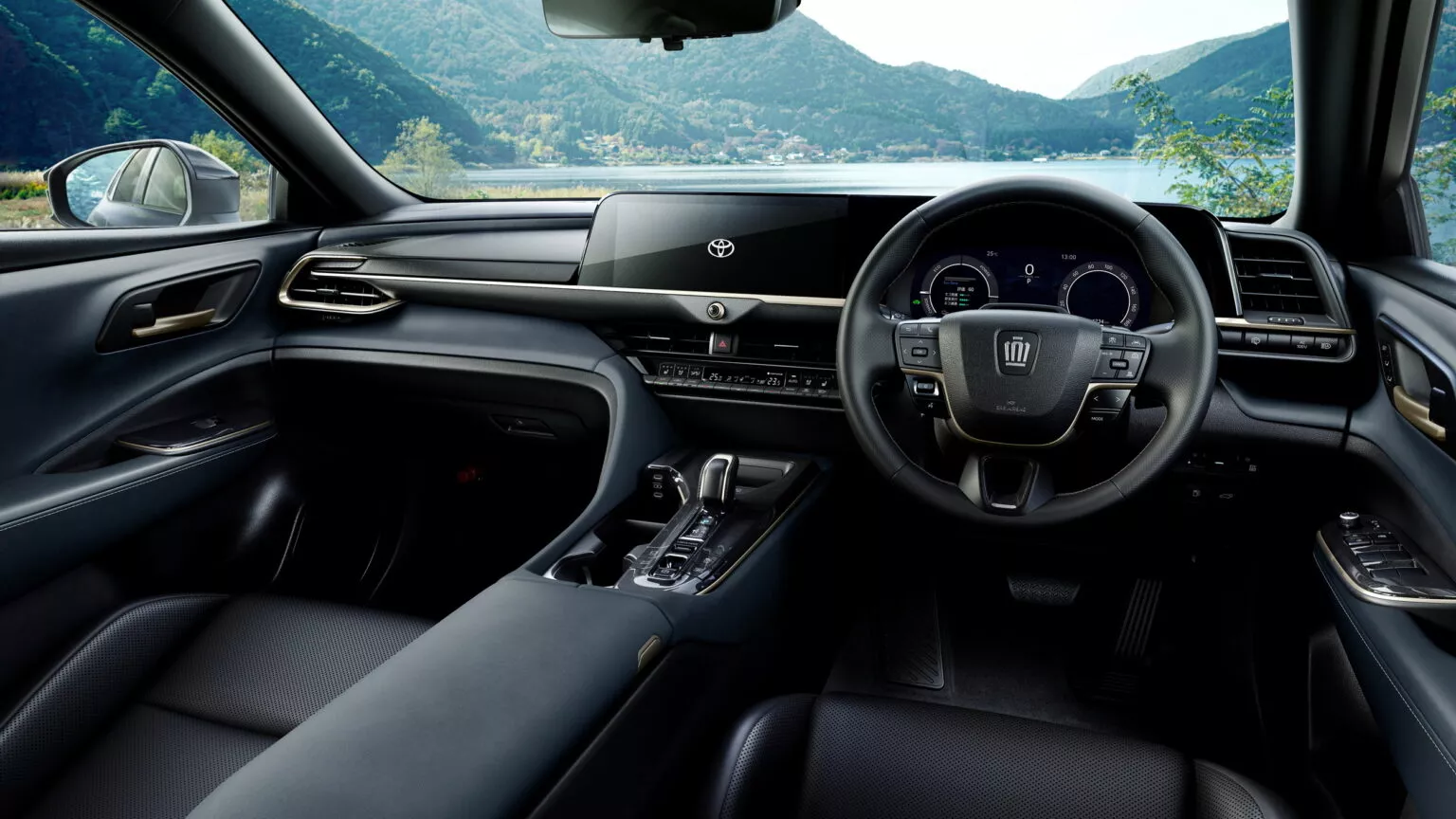 Динамічне зображення Toyota Crown Estate