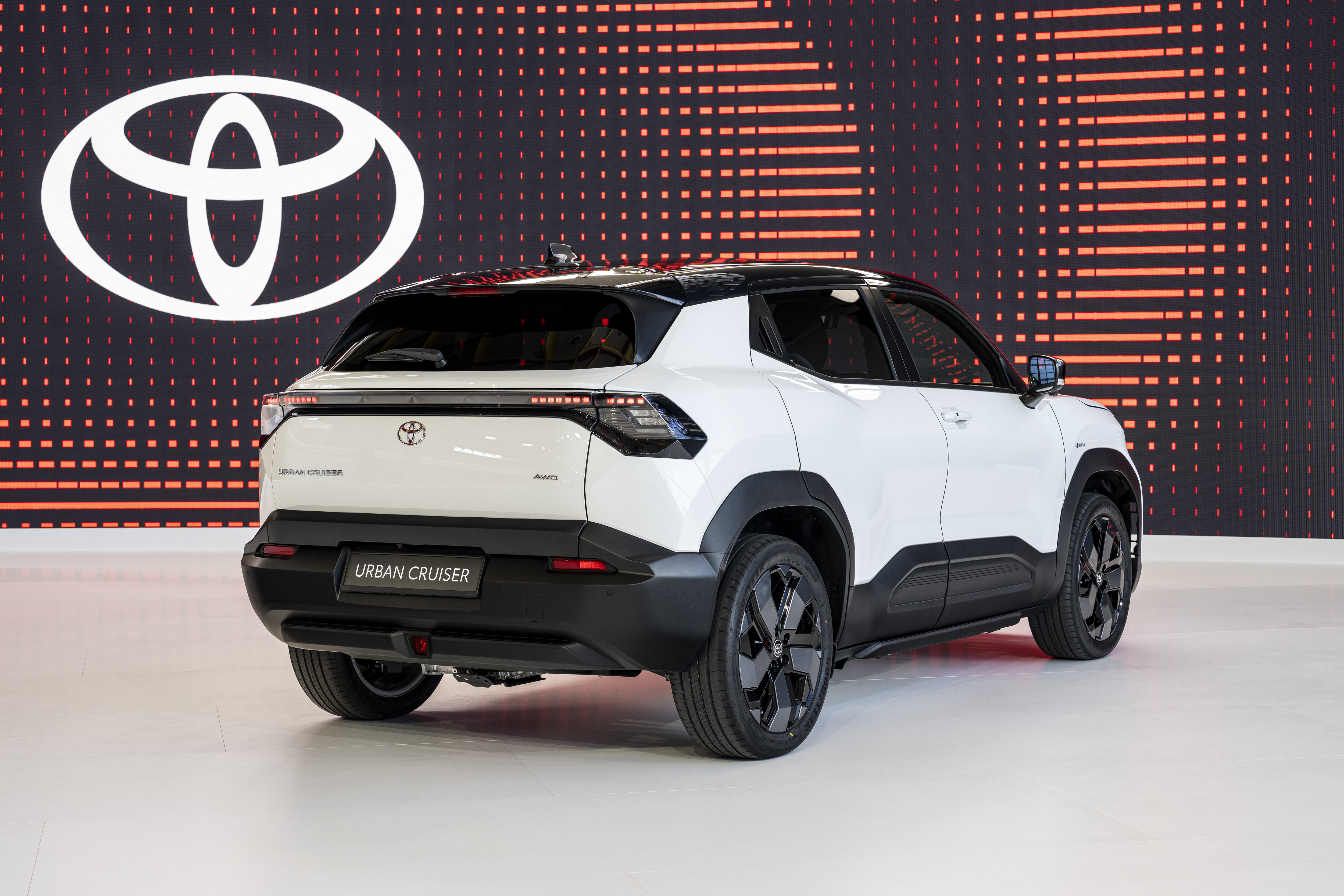 Екстер'єр Toyota Urban Cruiser 2025 - panoramic view