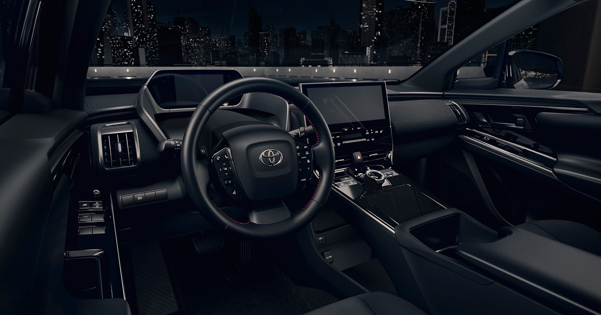 2025 Toyota bZ4X Nightshade Edition - Wind Chill Pearl - задній огляд