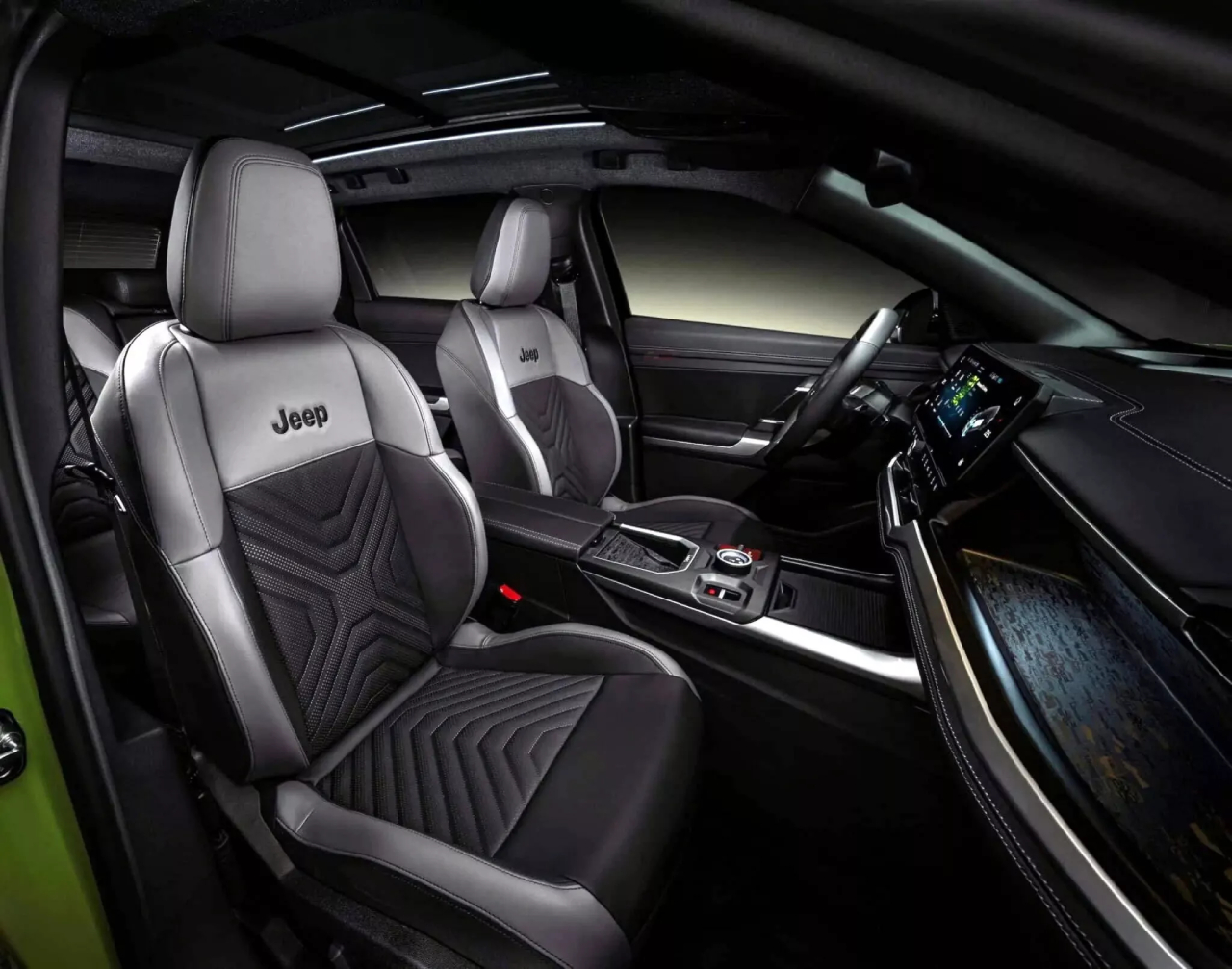 Інтер'єр нового Jeep Compass