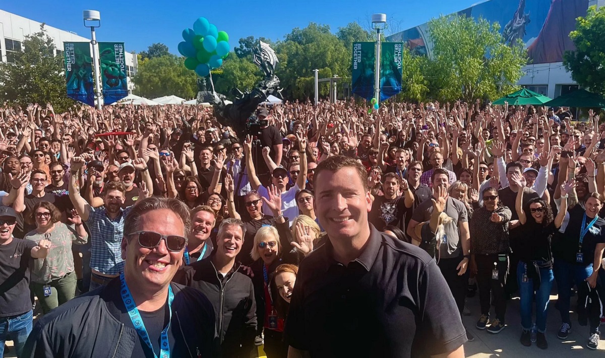 Phil Spencer and top Xbox executives visited Blizzard HQ and spoke to the development team