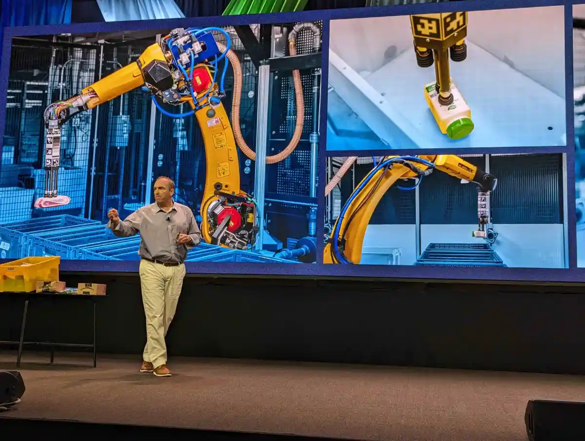 Amazon dévoile le robot Sparrow pour les travaux de routine dans les entrepôts-2