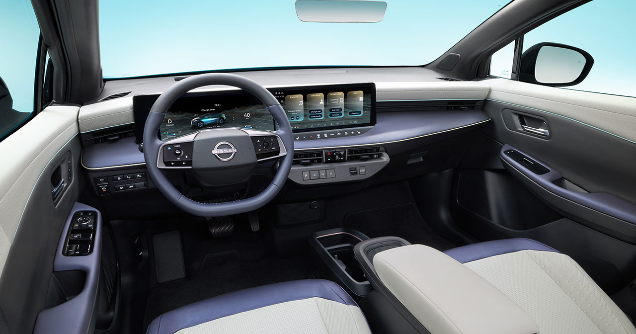 Nissan Leaf 2026 studio image 1
