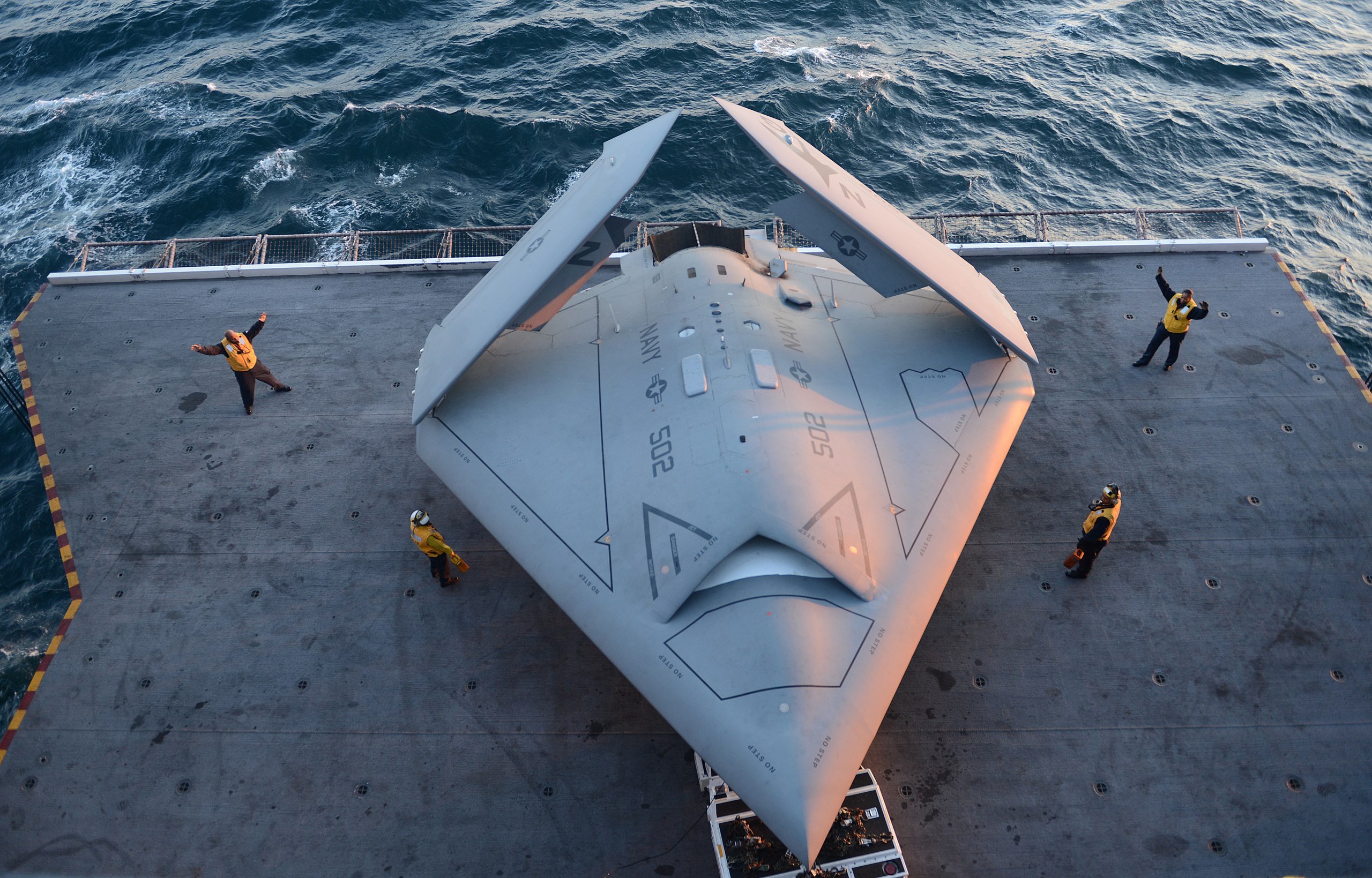 В Китае замечен таинственный стелс-беспилотник, похожий на Northrop Grumman X-47B – есть три версии, что это может быть-9