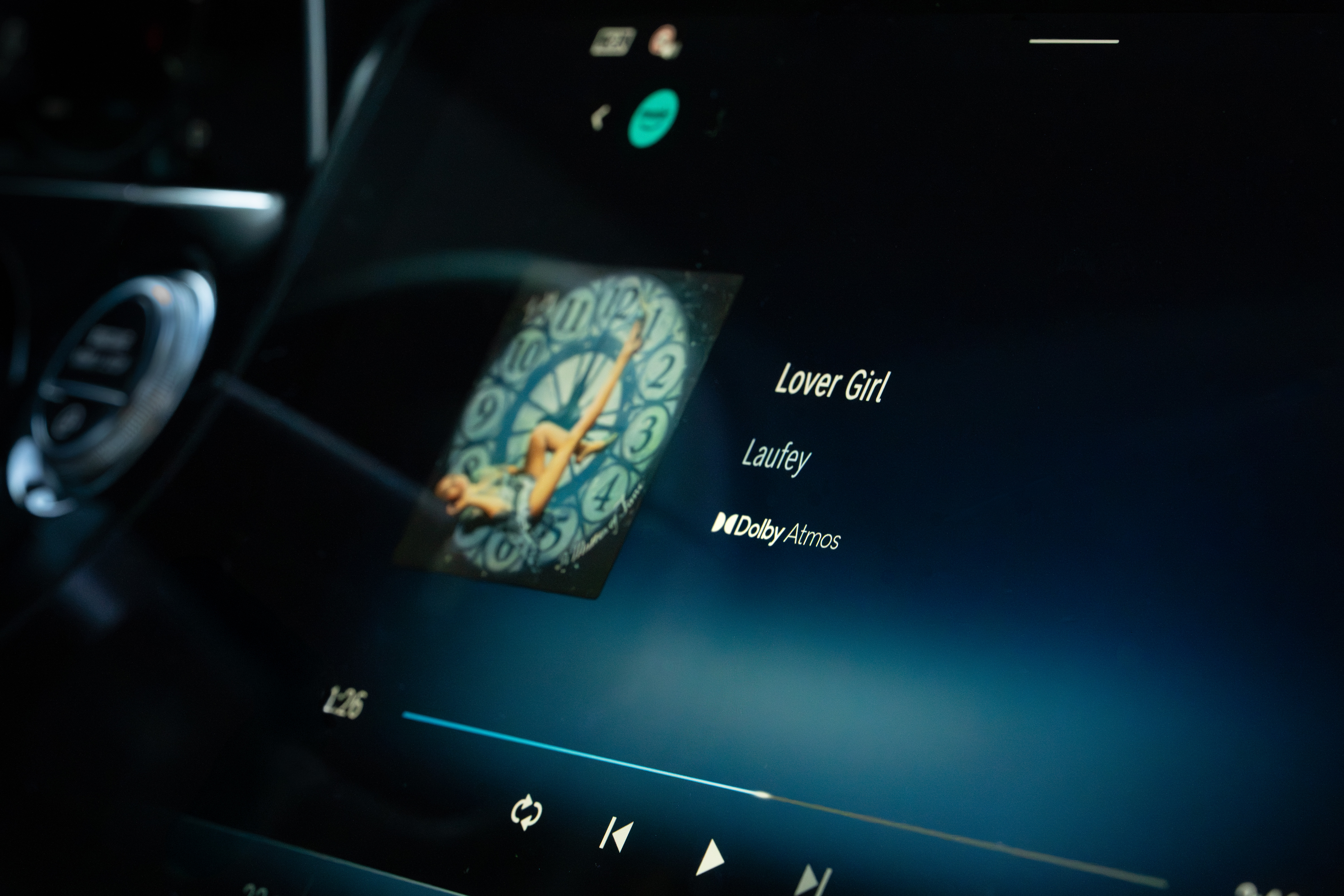 Оновлення Mercedes-Benz MBUX