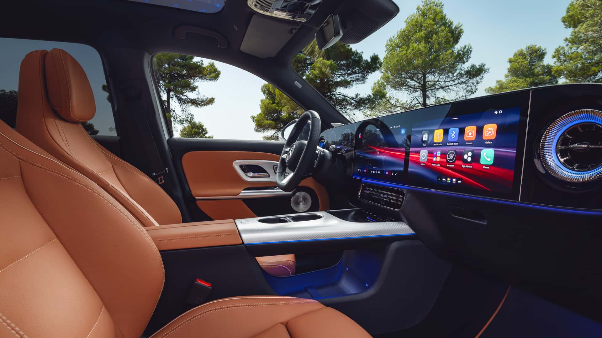 Diagonal view of Mercedes-Benz GLB 2026 - 2