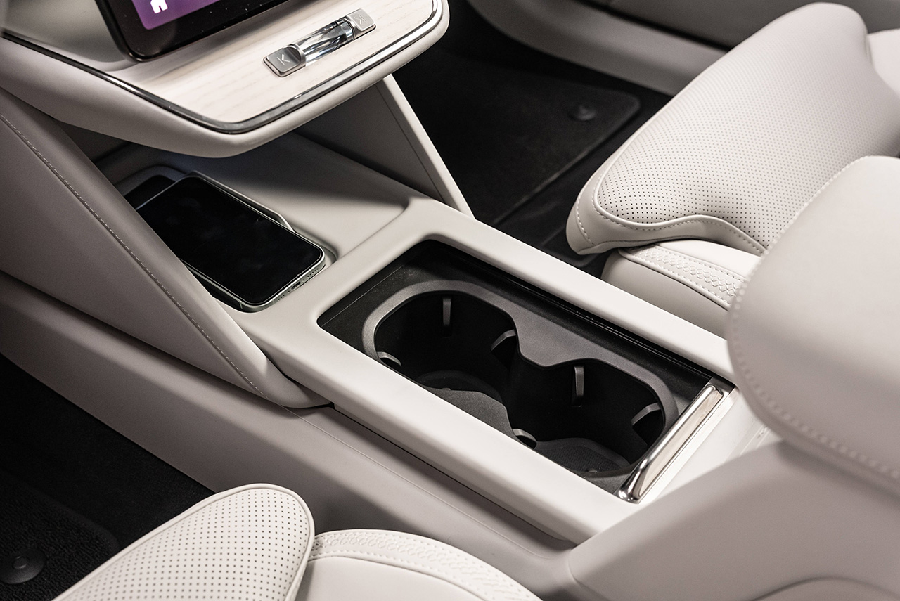 Інтер'єр Volvo ES90