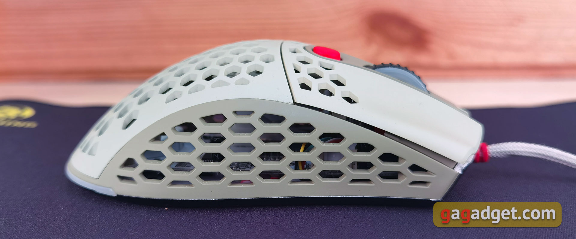 2E Gaming HyperSpeed Pro Overview: Lightweight Gaming Mouse with Excellent Sensor-8