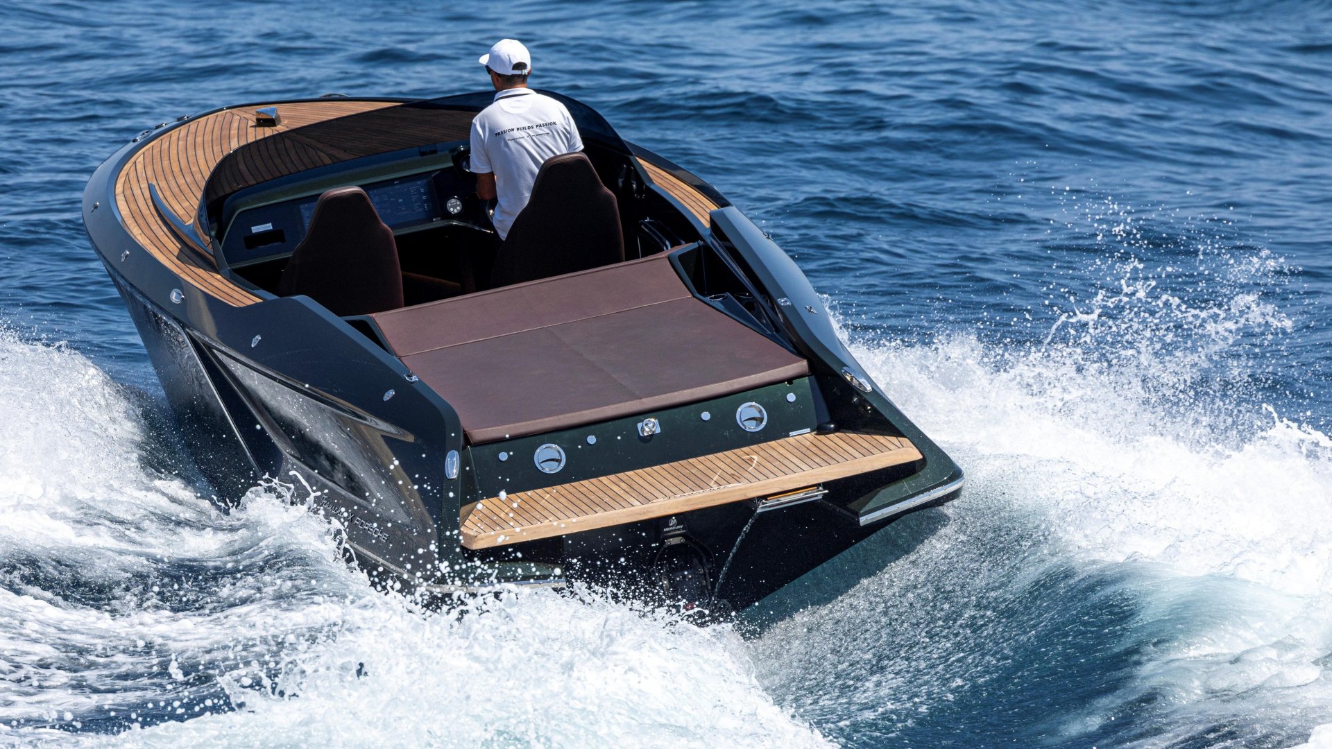 Frauscher x Porsche 850 Fantom boat design