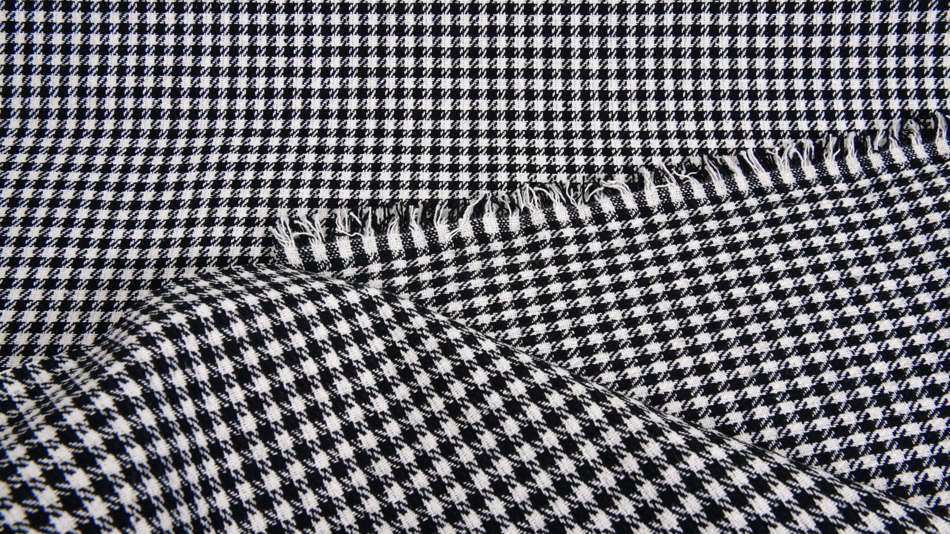 Availability of fabrics through the Porsche online shop