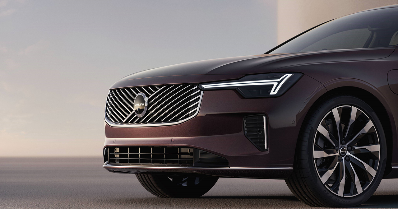 Updated Volvo S90 in a new colour