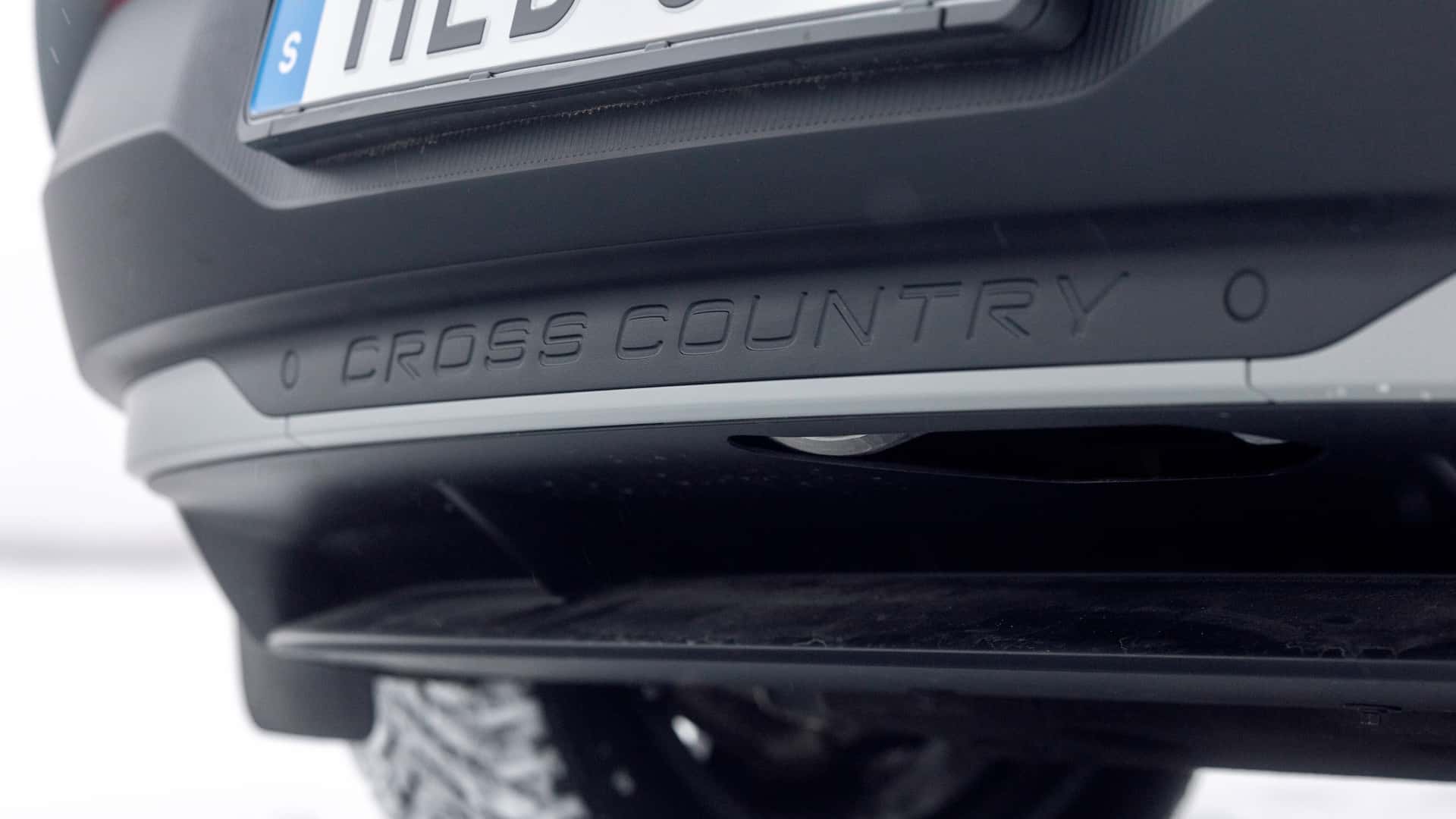 Volvo EX30 Cross Country на дорозі
