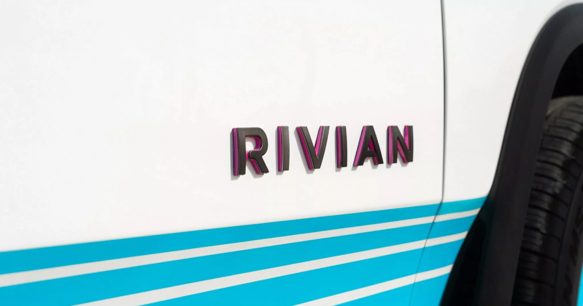 Rivian R1S Quad Miami Edition з бірюзовими та рожевими акцентами