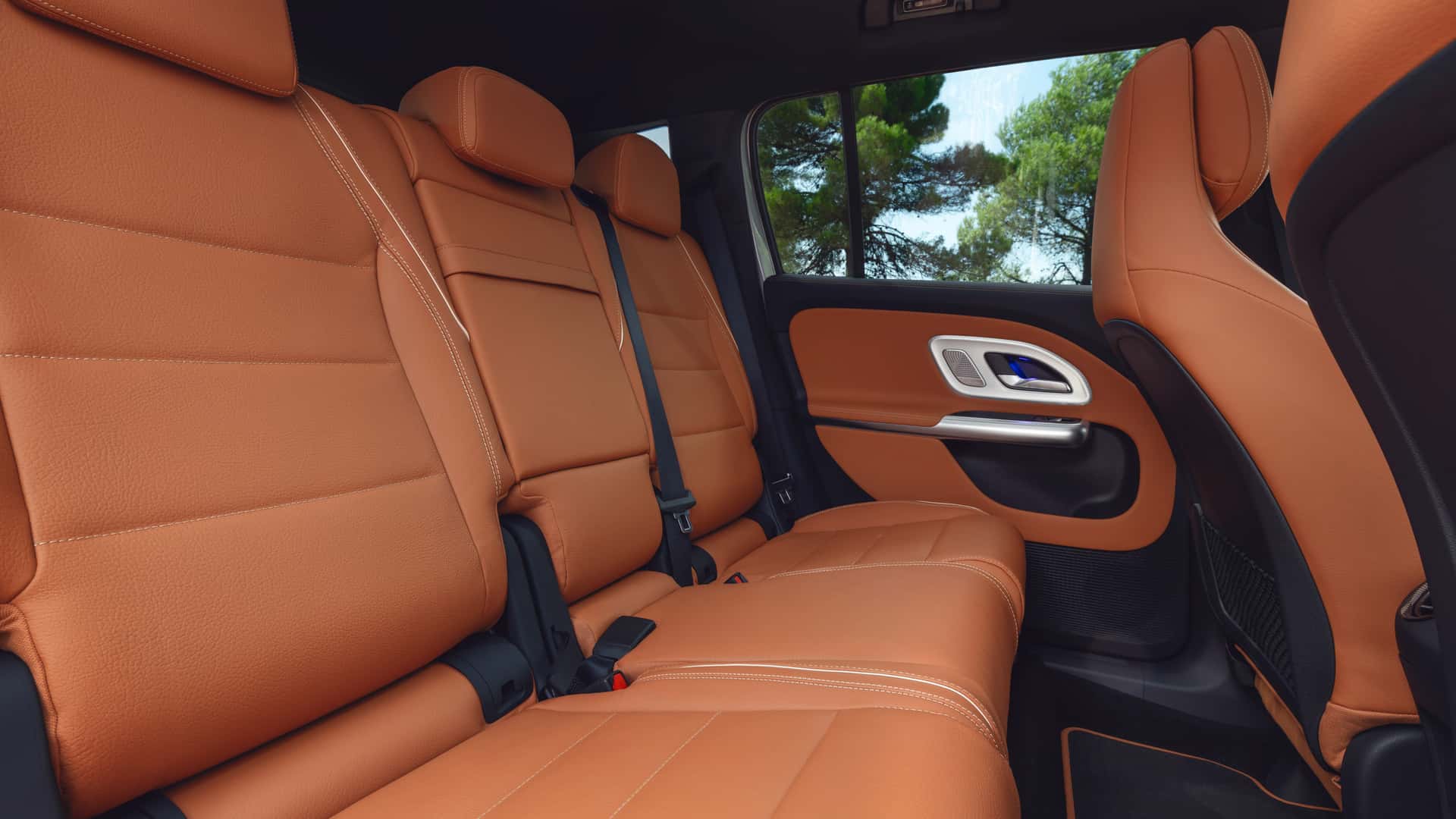 Rear view of Mercedes-Benz GLB 2026