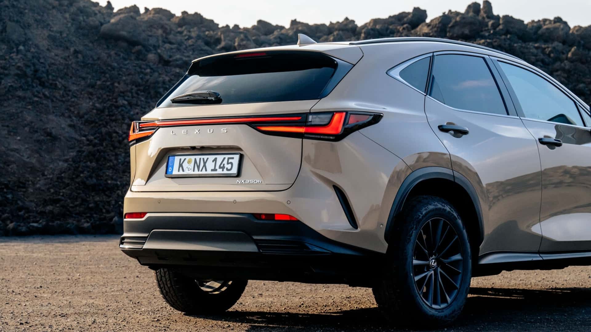 Arrière du Lexus NX Overtrail