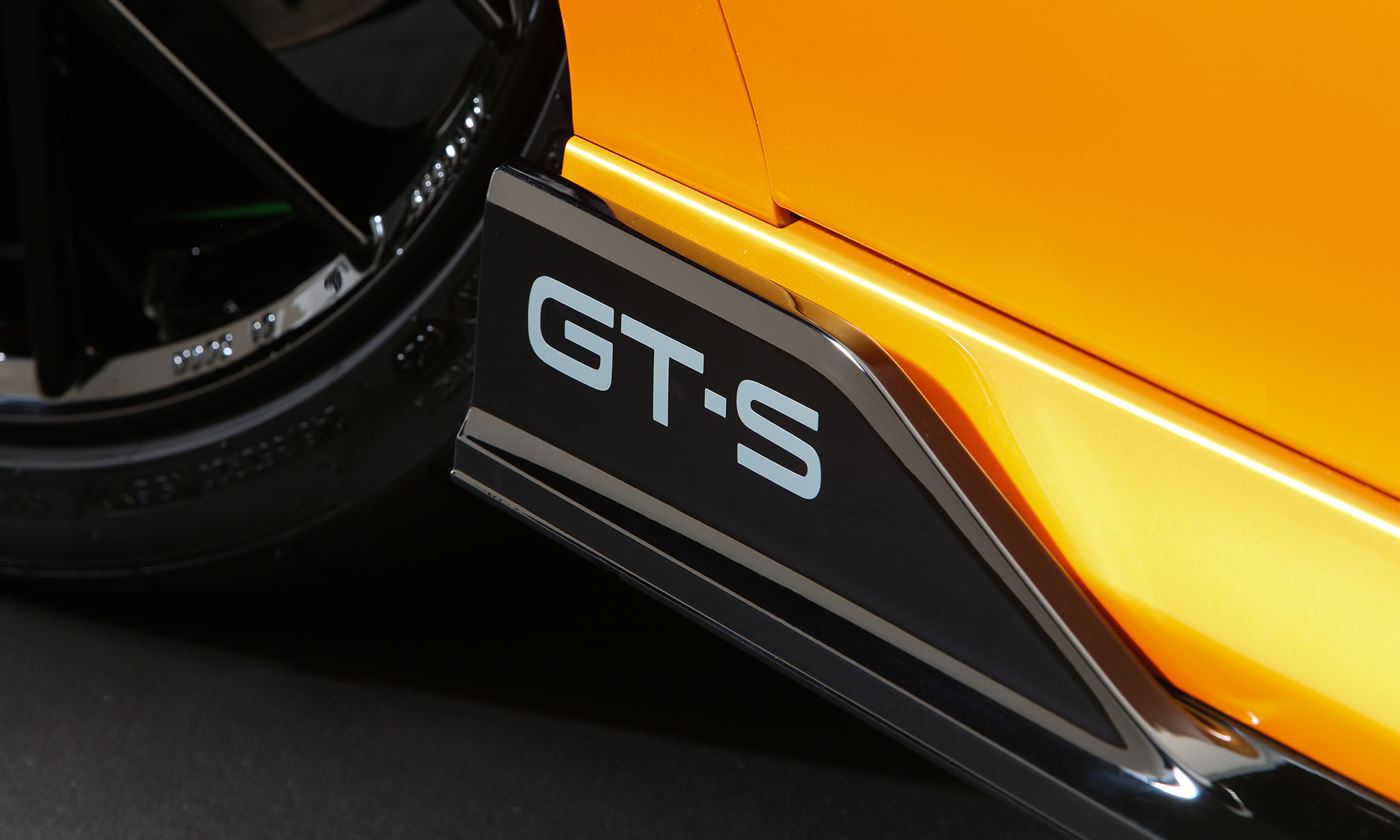 Interior design Toyota Camry GT-S