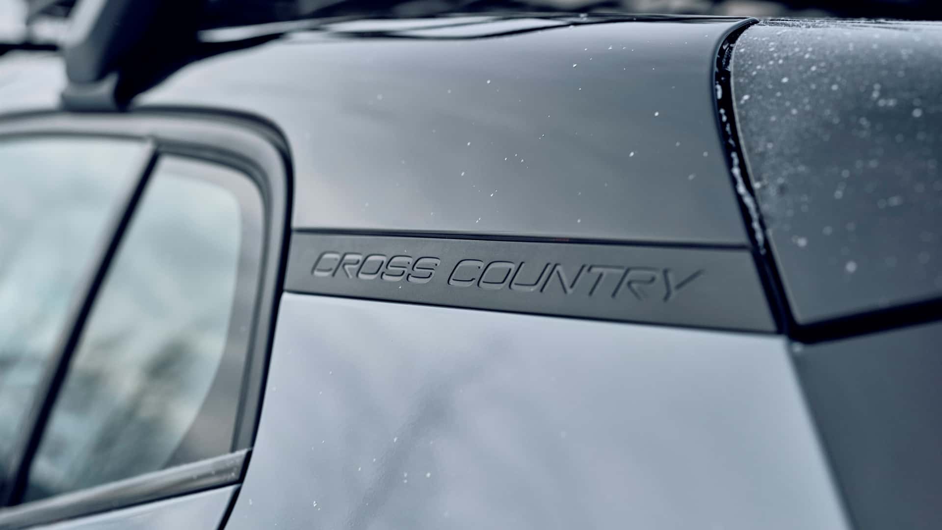 Вид спереду Volvo EX30 Cross Country