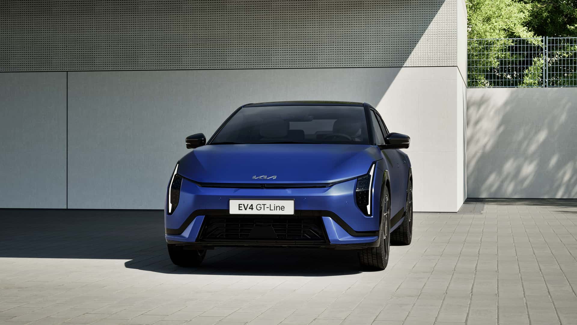 Kia EV4 sur la route