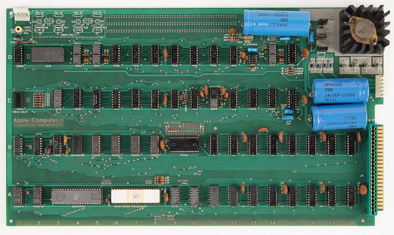 A working copy of the Apple-1 at auction.