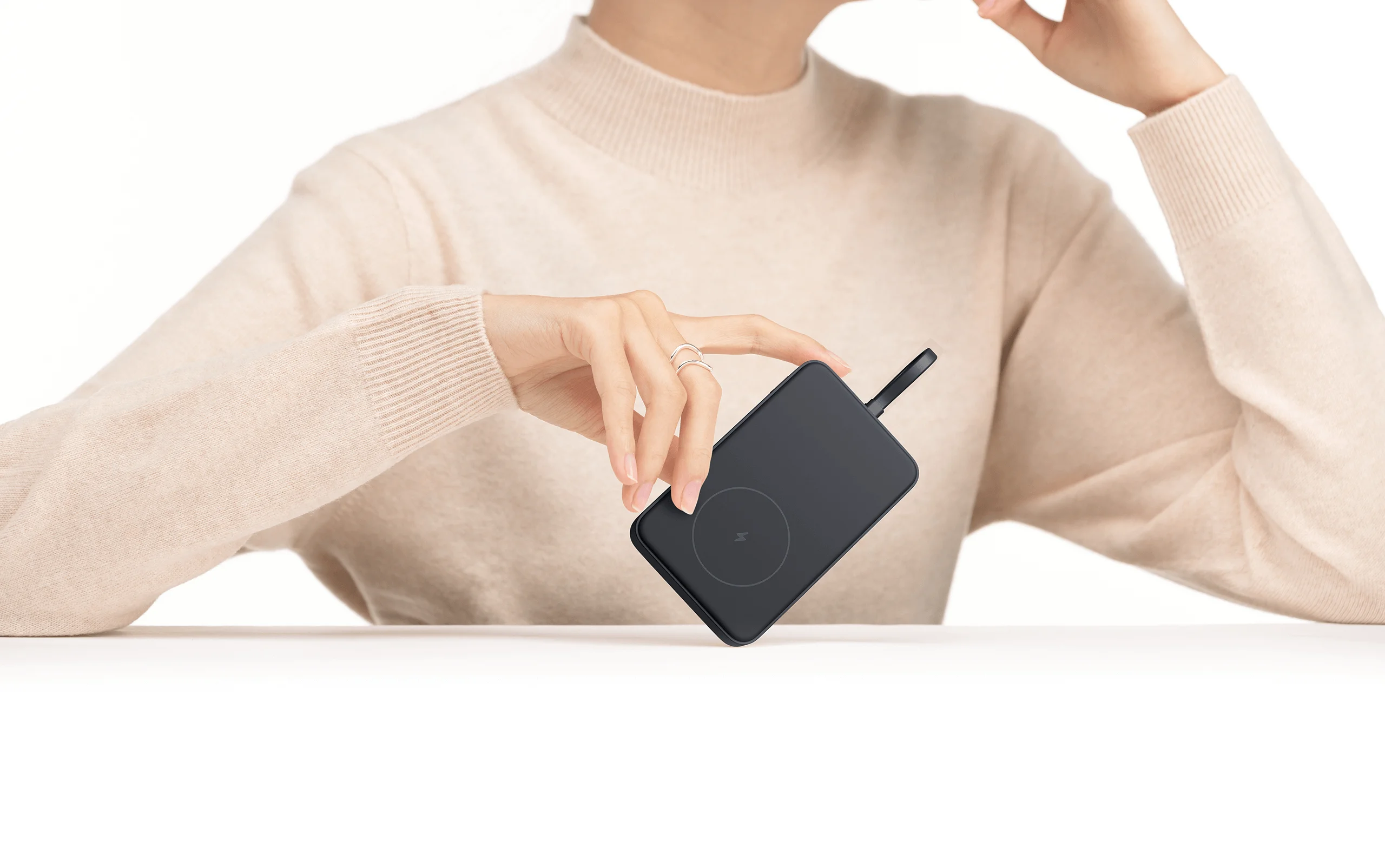 Power Bank 33W з вбудованим кабелем
