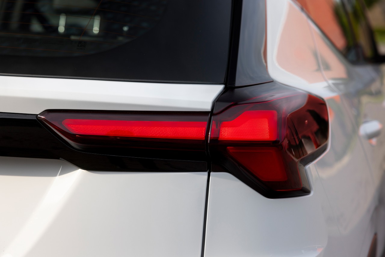 Chevrolet Bolt 2027 teaser photo 2